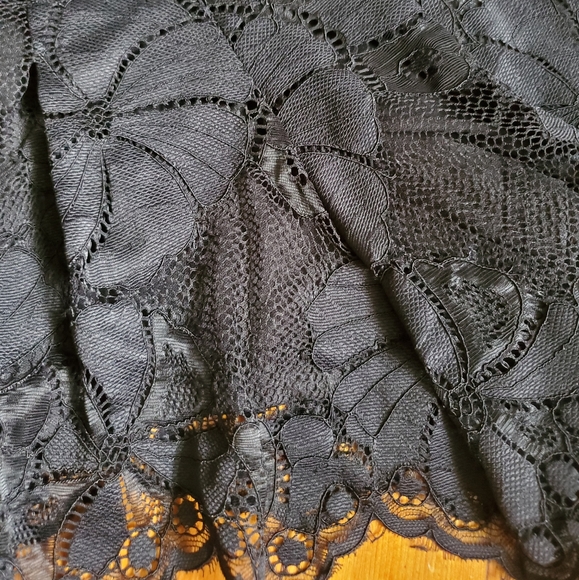 Forever 21 lace shorts - Picture 2 of 4